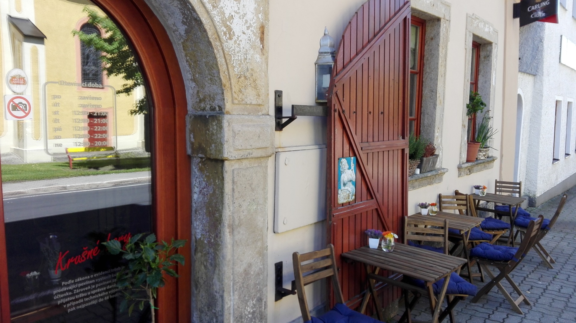 Historie Faustova Dvora